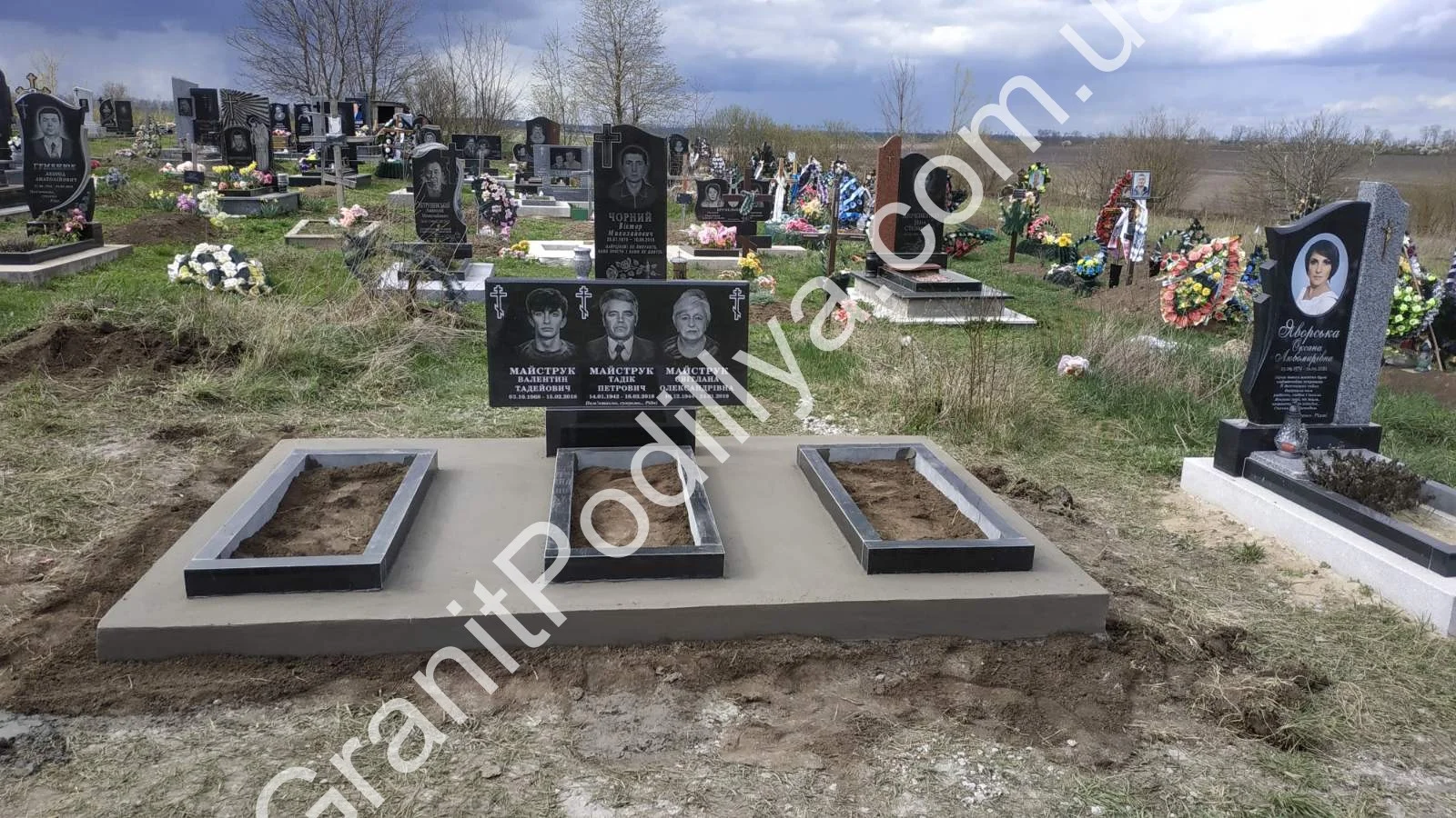 Подвійний пам'ятник з граніту - Кам'янець-Подільський | GranitPodillya